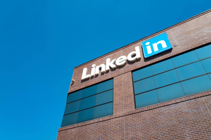 LinkedIn Debuts LinkedIn Live, a New Live Video Broadcast Service