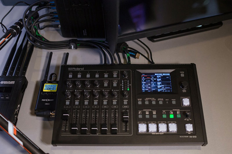 ROLAND: KEEPING AN EYE ON THE EXPERIENCE